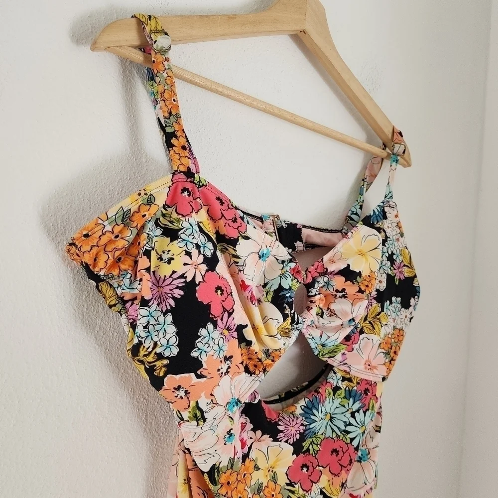 Cyn & Luca Multi Floral Roxy One Piece Plus Size 2X - Picture 7 of 14